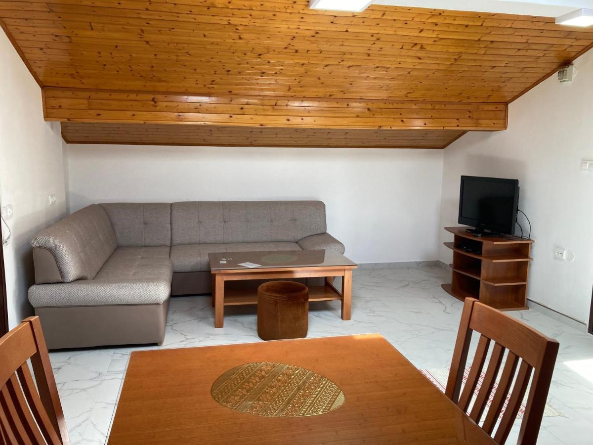 Apartments Hrnjic Umag Exterior foto